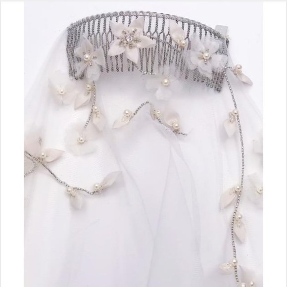 Sara Gabriel Wedding Veil $749 - Picture 2 of 8